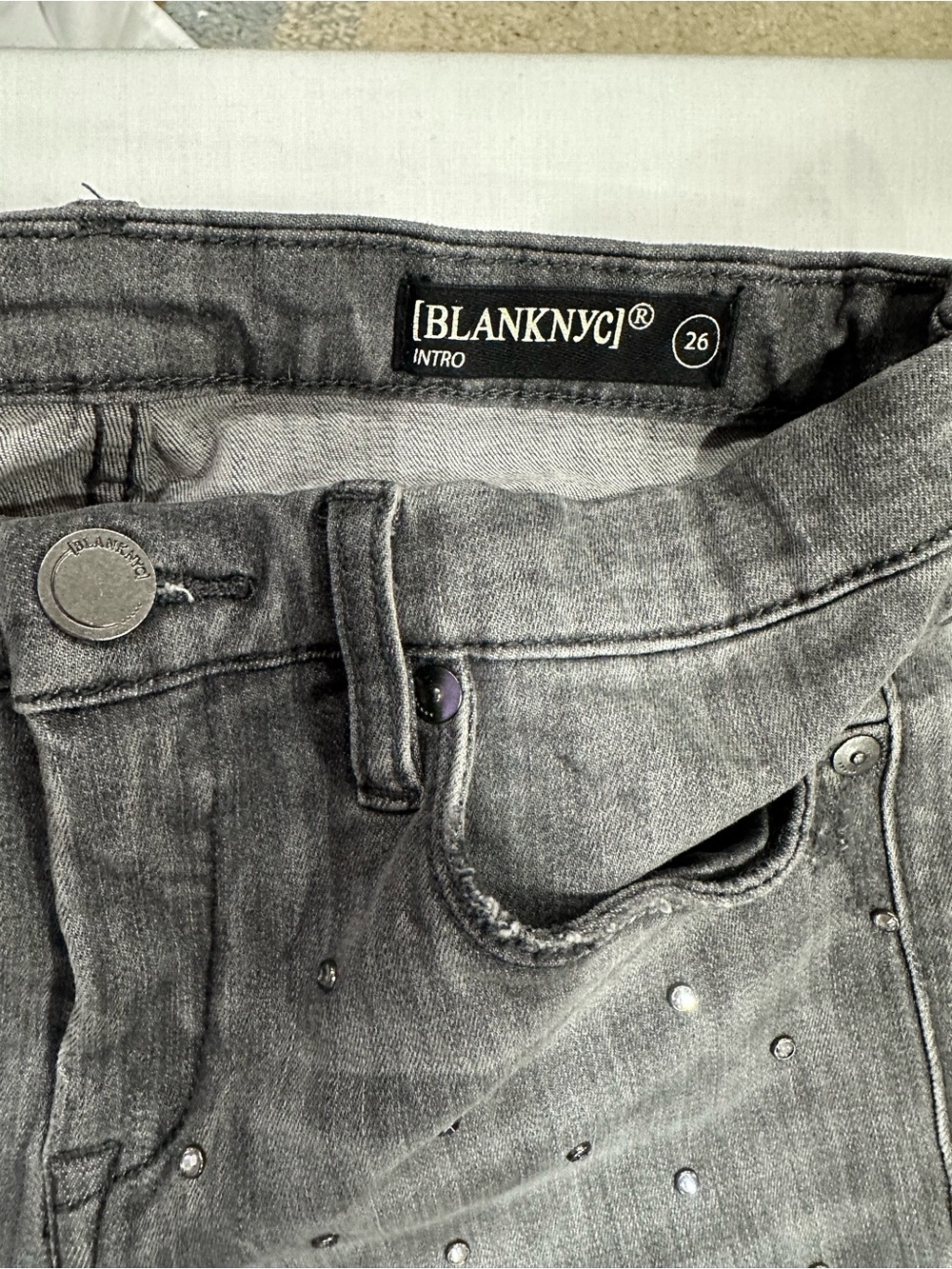 BLANKNYC INTRO Studded Gray Distressed Jeans Size 26